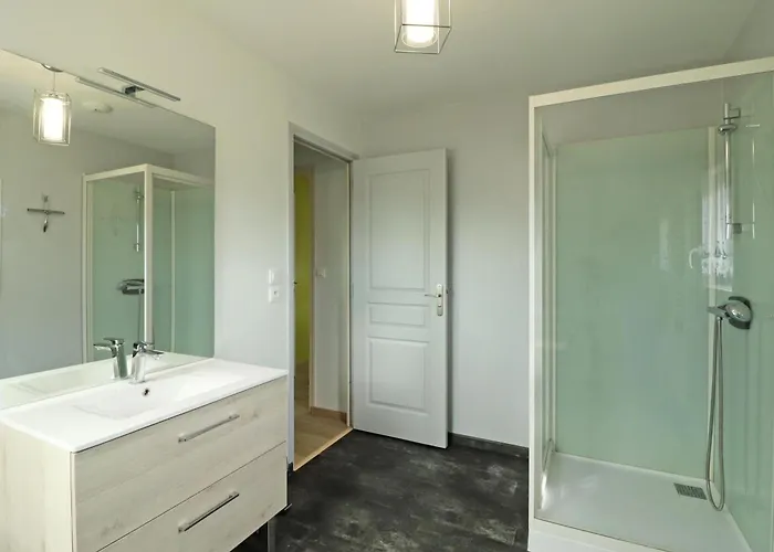 Maison Renovee Avec Jardin Clos, 3 Chambres, Recharge Ev Gratuite, Proche Suisse Normande - Fr-1-497-178 度假居 *